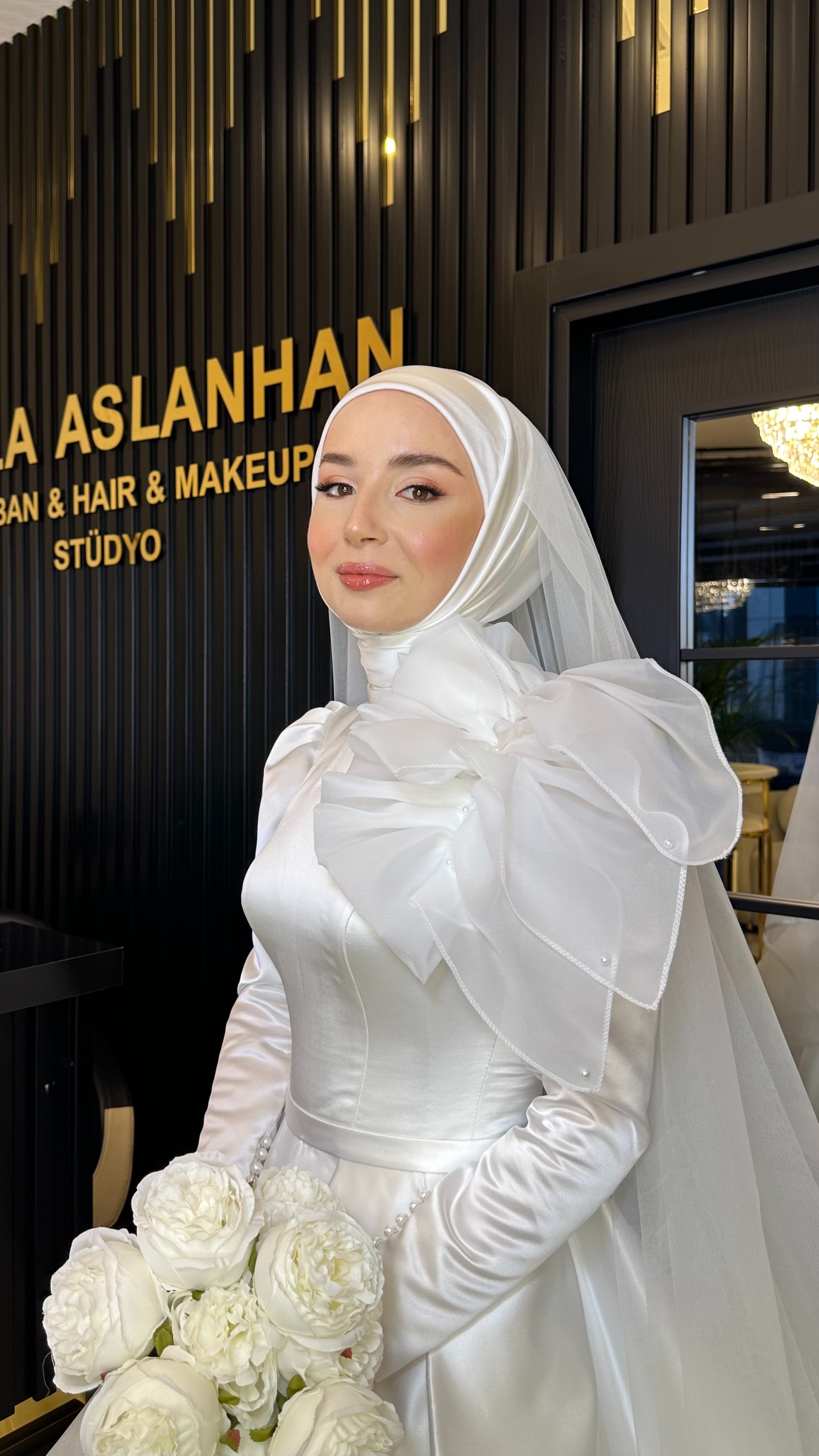 LEYLA ASLANHAN / Makeup Studıo